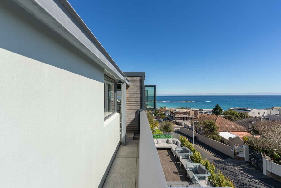 8 Bedroom Property for Sale in Camps Bay Western Cape